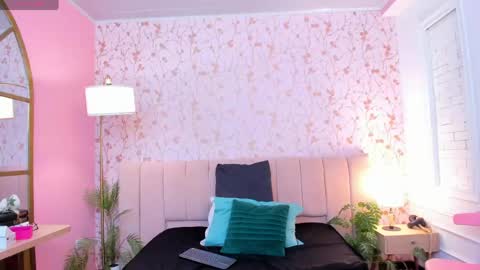 Taylor Bennet online show from 04-25-26, 11:57