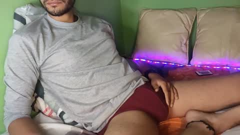 Taylor online show from 02-08-26, 01:42