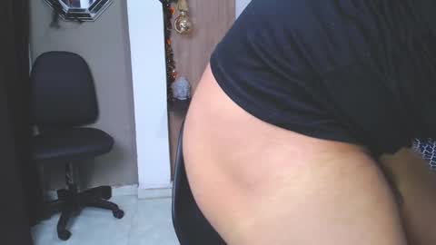 Snapshot of taylor_collins_2 chatting on 10-29-25, 05:25 taylor_collins_2 online show from 10-29-25, 05:25