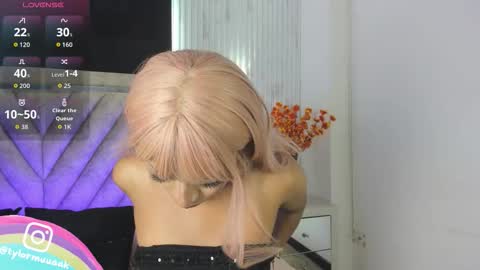 Taylor Harveey online show from 11-12-25, 07:57