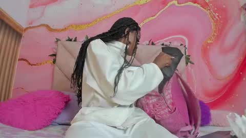 Oriana online show from 10-22-25, 10:59