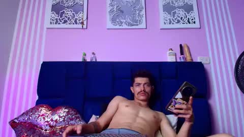 Snapshot of taylor_stele chatting on 06-11-26, 12:32 taylor stele online show from 06-11-26, 12:32