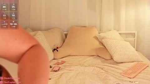 Taylor Pink online show from 06-19-26, 11:08