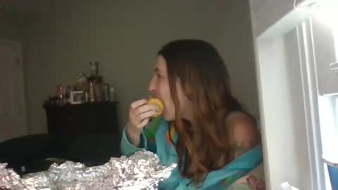 taylorslay online show from 05-13-26, 11:33