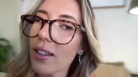 Taylor online show from 03-06-26, 11:34