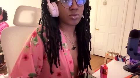 Snapshot of taylorsosweets chatting on 05-04-26, 03:13 Taylor online show from 05-04-26, 03:13