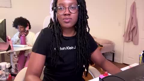 Snapshot of taylorsosweets chatting on 05-10-26, 12:49 Taylor online show from 05-10-26, 12:49