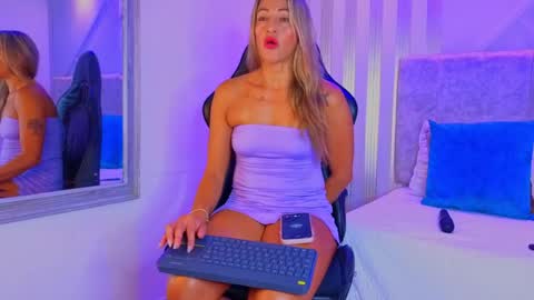 Snapshot of tayra_pradit chatting on 05-21-26, 08:16 tayra online show from 05-21-26, 08:16