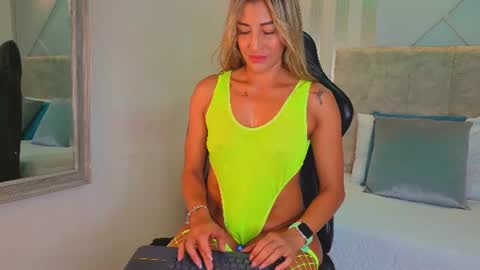tayra online show from 07-28-26, 08:52