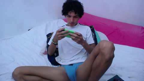 Snapshot of tayronx33 chatting on 12-17-24, 04:11 Tayron online show from 12-17-24, 04:11