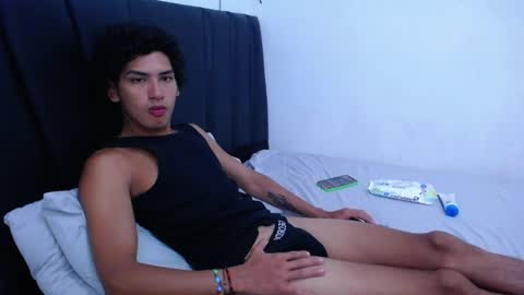 Snapshot of tayronx33 chatting on 02-14-25, 03:15 Tayron online show from 02-14-25, 03:15