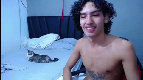 Snapshot of tayronx33 chatting on 09-19-25, 06:52 Tayron online show from 09-19-25, 06:52