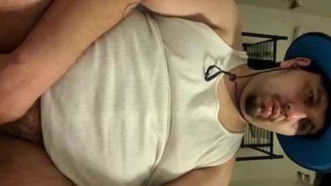 Snapshot of tboy833 chatting on 11-12-25, 11:21 Luis online show from 11-12-25, 11:21