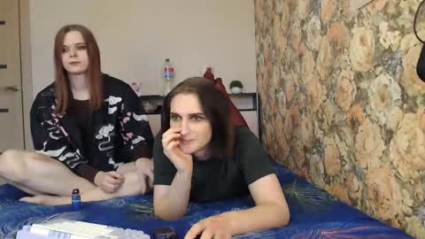 Snapshot of tearjuly chatting on 11-13-25, 11:09 July online show from 11-13-25, 11:09