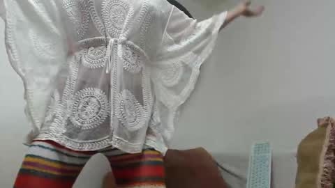 ALICIA--- online show from 12-04-25, 06:34