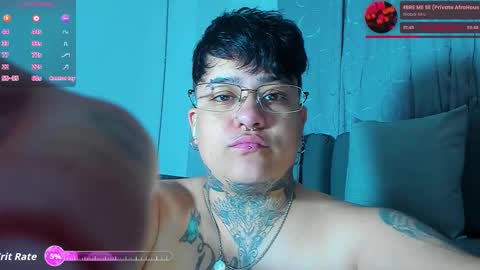 Snapshot of techno_420 chatting on 11-01-25, 11:29 Charlee He online show from 11-01-25, 11:29