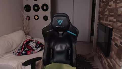 Teddy online show from 03-21-26, 04:17