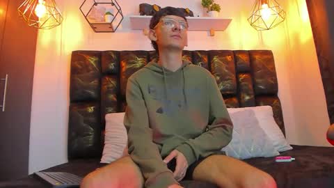 Snapshot of teddy_smith_ chatting on 12-05-25, 11:30 Smith online show from 12-05-25, 11:30