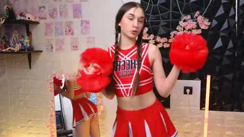 Alice and Cassie online show from 04-19-26, 02:55