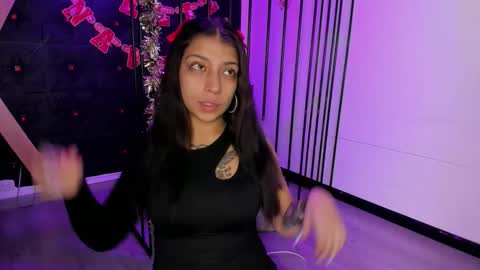 Tayloor online show from 12-14-25, 03:01