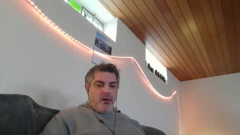 Peter online show from 02-08-25, 10:29