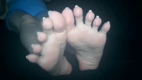 Snapshot of telegram1030 chatting on 10-24-25, 04:20 Viv West online show from 10-24-25, 04:20