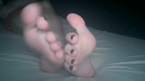 Snapshot of telegram1030 chatting on 10-28-25, 04:16 Viv West online show from 10-28-25, 04:16