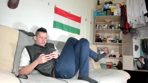 Snapshot of telepaticman chatting on 01-18-26, 04:44 Virg Lszl online show from 01-18-26, 04:44