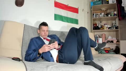 Snapshot of telepaticman chatting on 01-19-26, 11:03 Virg Lszl online show from 01-19-26, 11:03