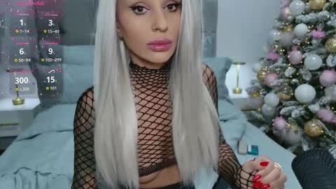 Snapshot of temptationns chatting on 11-23-25, 10:09 Ann online show from 11-23-25, 10:09