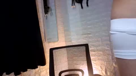 Snapshot of tempting_jon chatting on 11-01-25, 08:38 tempting_jon online show from 11-01-25, 08:38