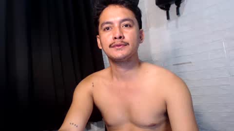 Snapshot of tempting_jon chatting on 11-18-25, 04:00 tempting_jon online show from 11-18-25, 04:00