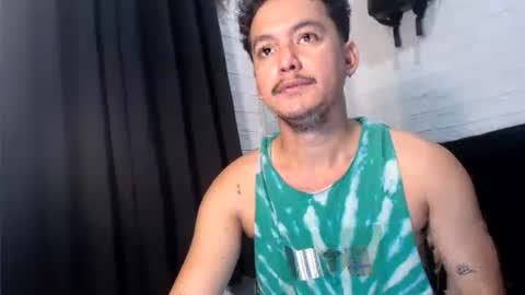 Snapshot of tempting_jon chatting on 11-25-25, 04:01 tempting_jon online show from 11-25-25, 04:01