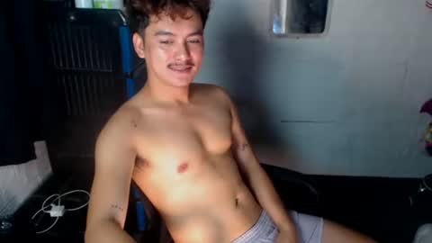 Snapshot of tempting_jon chatting on 04-09-26, 02:33 tempting_jon online show from 04-09-26, 02:33