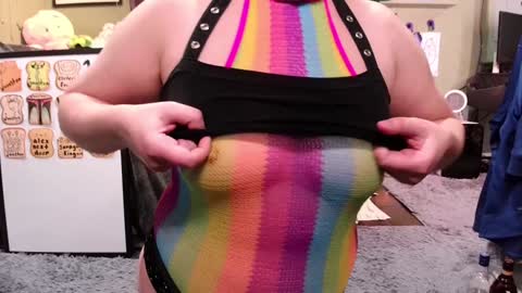 Snapshot of ten_tickle_pixie chatting on 01-04-25, 02:14 Pixie and Tentacle Overlord online show from 01-04-25, 02:14