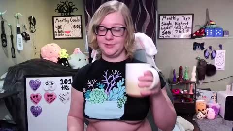 Snapshot of ten_tickle_pixie chatting on 02-19-25, 08:10 Pixie and Tentacle Overlord online show from 02-19-25, 08:10