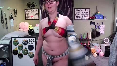 Snapshot of ten_tickle_pixie chatting on 03-12-25, 06:22 Pixie and Tentacle Overlord online show from 03-12-25, 06:22