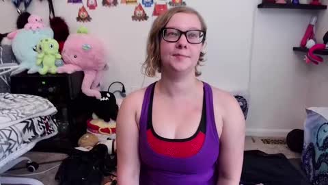 Snapshot of ten_tickle_pixie chatting on 09-17-25, 08:21 Pixie and Tentacle Overlord online show from 09-17-25, 08:21