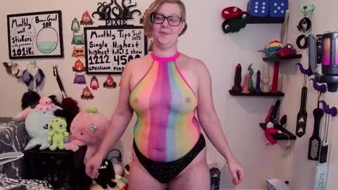 Snapshot of ten_tickle_pixie chatting on 09-19-25, 10:21 Pixie and Tentacle Overlord online show from 09-19-25, 10:21