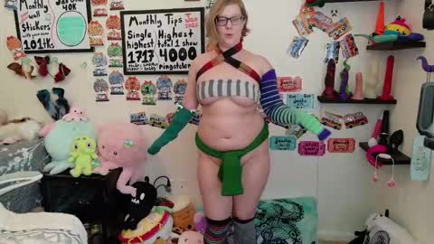 Pixie and Tentacle Overlord online show from 01-14-26, 07:19