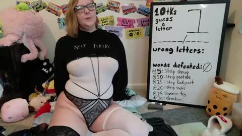 Pixie and Tentacle Overlord online show from 05-07-26, 06:24
