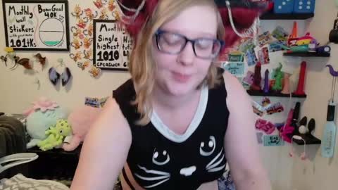Pixie and Tentacle Overlord online show from 05-18-26, 10:15