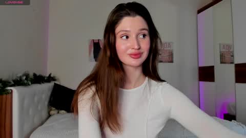 Snapshot of tender_babyy chatting on 01-12-25, 02:19 Sexy girl Li online show from 01-12-25, 02:19