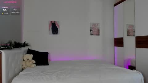 Snapshot of tender_babyy chatting on 01-12-25, 05:22 Sexy girl Li online show from 01-12-25, 05:22