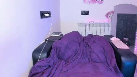 Kira online show from 04-06-26, 10:44