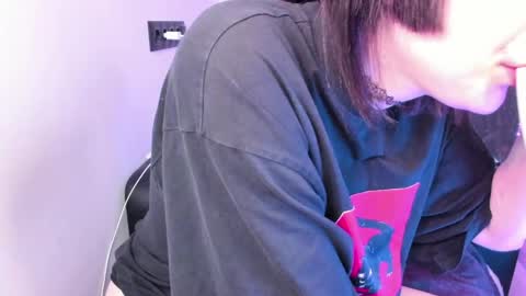 Kira online show from 04-20-26, 02:03