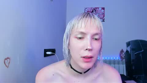 Snapshot of tenebrise chatting on 07-19-26, 06:22 Kira online show from 07-19-26, 06:22