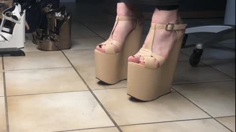 teninchheels online show from 12-10-24, 02:06