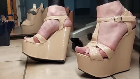 teninchheels online show from 12-22-24, 04:27