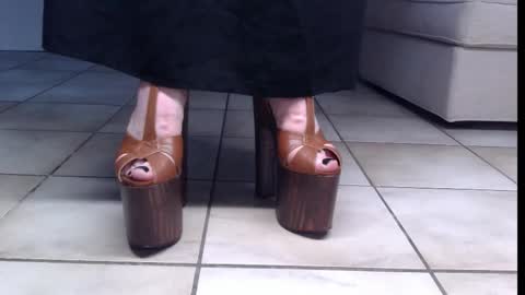 teninchheels online show from 09-15-25, 07:03